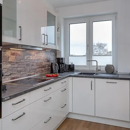 2704 - Strandwiese 16 Даме